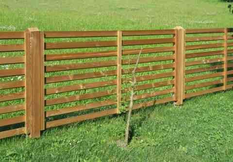 Innenansicht Waagrechtzaun aus Lärchenholz