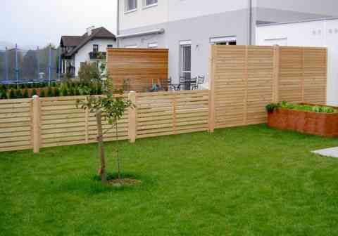Sichtschutz und Waagrechtzaun in Kombination